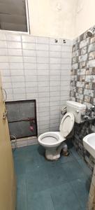 Bathroom Image of 2000 Sq.ft 5 BHK Independent House for rent in Smriti Nagar Bhilai for Rs. 15000
