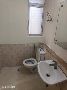 Bathroom Image of 955 Sq.ft 2 BHK Apartment / Flat for sale in Jaypee Kosmos, Sector 134 Noida for Rs. 9000000
