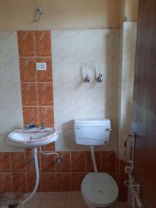 Bathroom Image of 1400 Sq.ft 1 BHK Apartment / Flat for rent in Kesari Nandan, Omicron 1A Greater Noida for Rs. 17000