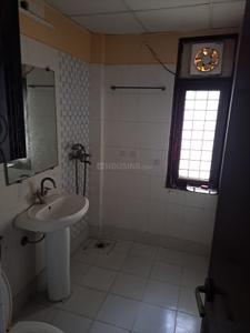 Bathroom Image of 1375 Sq.ft 3 BHK Apartment / Flat for sale in Gaursons Grandeur, Sector 119 Noida for Rs. 14600000