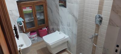 Bathroom Image of 4500 Sq.ft 10 BHK Independent House for sale in Karol Bagh New Delhi for Rs. 100000000