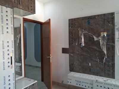 Bedroom Image of 1050 Sq.ft 2 BHK Apartment / Flat for sale in Avenue 1, Sector 73 Noida for Rs. 4200000