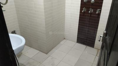 Bathroom Image of 1700 Sq.ft 3 BHK Builder Floor for rent in Sector 28 Faridabad for Rs. 22000