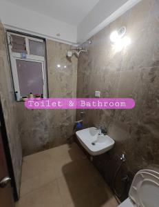 Bathroom Image of 850 Sq.ft 2 BHK Apartment / Flat for sale in VTP Belair, Mahalunge Pune for Rs. 7500000