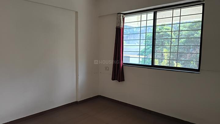 Eisha Erica Main Image 1