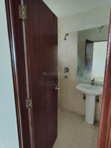 Bathroom Image of 1400 Sq.ft 3 BHK Apartment / Flat for rent in Ansal Tanushree, Mahagunpuram Ghaziabad for Rs. 16000