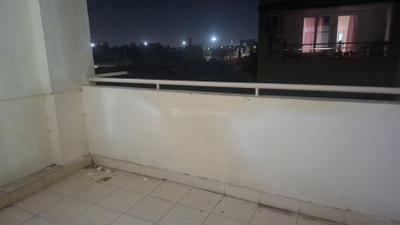 Balcony Image of 1400 Sq.ft 3 BHK Apartment / Flat for rent in Saransh Apartments, Patparganj New Delhi for Rs. 46000