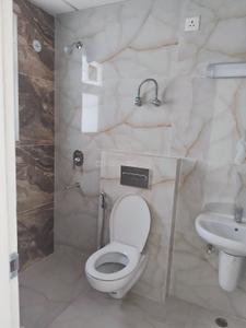 Bathroom Image of 1850 Sq.ft 4 BHK Apartment / Flat for rent in Rishita Manhattan, Gomti Nagar Extension Lucknow for Rs. 50000