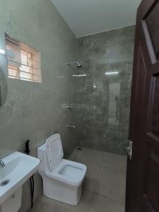Bathroom Image of 1035 Sq.ft 2 BHK Apartment / Flat for rent in Maradu Kochi for Rs. 21000