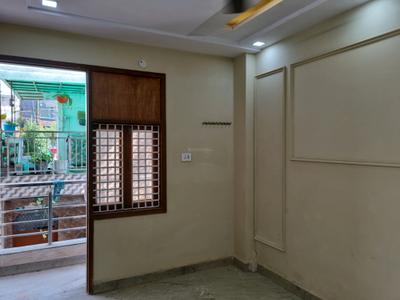 Bedroom Image of 600 Sq.ft 2 BHK Apartment / Flat for rent in Dwarka Mor New Delhi for Rs. 15000