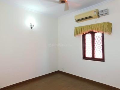 Bedroom Image of 1250 Sq.ft 2 BHK Apartment / Flat for sale in DDA Flats Munirka, Munirka New Delhi for Rs. 27000000