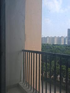 Living Room Image of 999 Sq.ft 2 BHK Apartment / Flat for sale in Amrapali Platinum, Sector 119 Noida for Rs. 9000000
