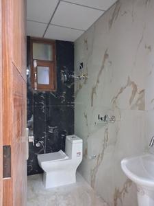 Common Bathroom Image of 1450 Sq.ft 3 BHK Apartment / Flat for sale in Sector 73 Noida for Rs. 4951000
