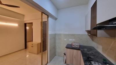 Kitchen Image of 1652 Sq.ft 3 BHK Builder Floor for rent in Smartworld Orchard, Sector 61 Gurgaon for Rs. 62000