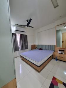 Bedroom Image of 2250 Sq.ft 3 BHK Apartment / Flat for rent in Science City Ahmedabad for Rs. 72000