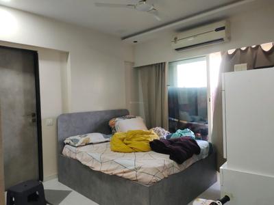 Bedroom Image of 1000 Sq.ft 3 BHK Apartment / Flat for rent in Gurukrupa Marina Enclave Wings M N Phase ll, Malad West Mumbai for Rs. 80000