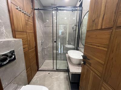 Bathroom Image of 2000 Sq.ft 4 BHK Builder Floor for rent in Janakpuri New Delhi for Rs. 74000