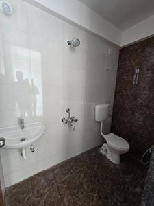 Bathroom Image of 678 Sq.ft 2 BHK Apartment / Flat for rent in Sky Crest, Hadapsar Pune for Rs. 20000