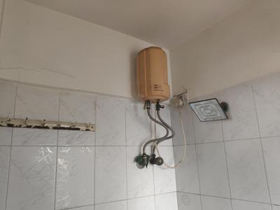 Bathroom Image of 603 Sq.ft 1 BHK Apartment / Flat for sale in ACME Complex, Goregaon West Mumbai for Rs. 11500000