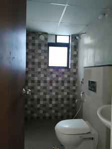 Common Bathroom Two Image of 2154 Sq.ft 4 BHK Apartment / Flat for rent in Shapoorji Pallonji Vanaha, Bavdhan Pune for Rs. 48000