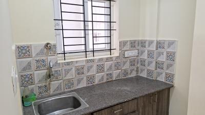 Kitchen Image of 650 Sq.ft 1 BHK Builder Floor for rent in Bommanahalli Bengaluru for Rs. 14000