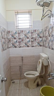 Bathroom Image of 650 Sq.ft 1 BHK Builder Floor for rent in Bommanahalli Bengaluru for Rs. 14000
