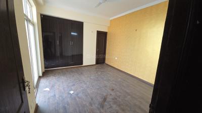 Bedroom Image of 4199 Sq.ft 5 BHK Duplex for sale in Amrapali Platinum, Sector 119 Noida for Rs. 32000000