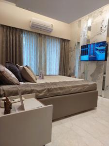 Bedroom Image of 1300 Sq.ft 3 BHK Apartment / Flat for sale in Kalpataru Magnus, Bandra East Mumbai for Rs. 77800000
