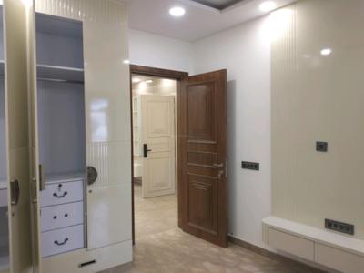 Bedroom Image of 2000 Sq.ft 5 BHK Builder Floor for sale in Mukherjee Nagar New Delhi for Rs. 34000000