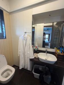 Image of 1500 Sq.ft 3 BHK Apartment / Flat for sale in Khar West, Mumbai for Rs. 72500000