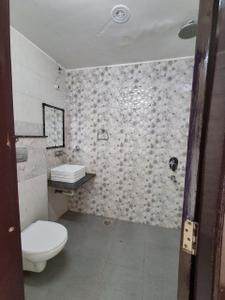 Bathroom Image of 1200 Sq.ft 4 BHK Independent House for sale in Sector 7 Gurgaon for Rs. 11500000