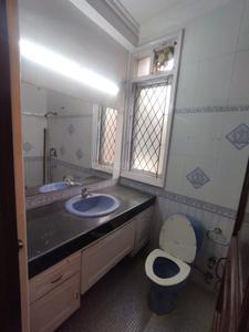 Bathroom Image of 2097 Sq.ft 3 BHK Builder Floor for sale in Arya Chittaranjan Park, Chittaranjan Park New Delhi for Rs. 41000000