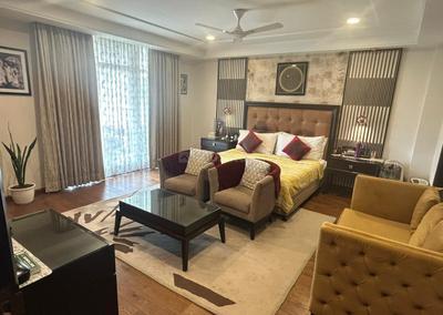 Hall Image of 3930 Sq.ft 4 BHK Apartment / Flat for sale in Central Park Resorts, Sector 48 Gurgaon for Rs. 155000000