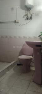 Bathroom Image of 1550 Sq.ft 3 BHK Apartment / Flat for rent in Alaknanda New Delhi for Rs. 70000