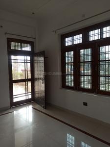 Bedroom Image of 1100 Sq.ft 2 BHK Builder Floor for rent in Chinhat Lucknow for Rs. 10000