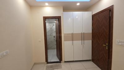 Bedroom Image of 585 Sq.ft 2 BHK Builder Floor for sale in Laxmi Nagar New Delhi for Rs. 6500000