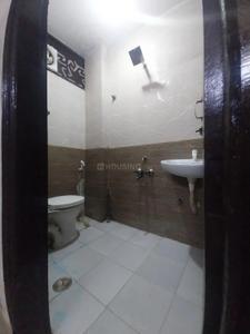Bathroom Image of 945 Sq.ft 2 BHK Builder Floor for rent in Sector 104 Noida for Rs. 25000