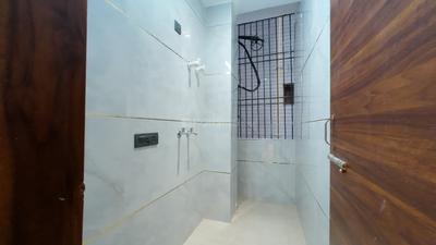 Bathroom Image of 1550 Sq.ft 4 BHK Builder Floor for sale in Sector 14 Dwarka New Delhi for Rs. 14500000