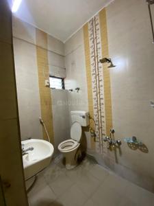 Bathroom Image of 950 Sq.ft 1 BHK Apartment / Flat for rent in Maninagar Ahmedabad for Rs. 15000