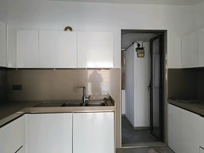 Kitchen Image of 2090 Sq.ft 4 BHK Apartment / Flat for sale in Santacruz West Mumbai for Rs. 165000000