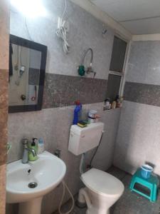 Bathroom Image of 500 Sq.ft 1 RK Apartment / Flat for rent in SVP Gulmohur Residency, Indirapuram Ghaziabad for Rs. 8000