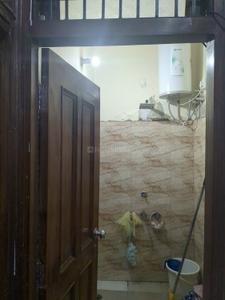 Bathroom Image of 2900 Sq.ft 7 BHK Independent House for sale in Mithapur New Delhi for Rs. 26000000