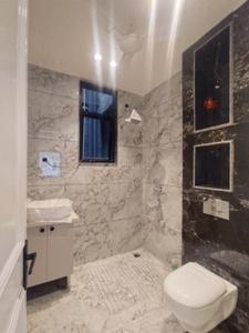 Bathroom Image of 2420 Sq.ft 4 BHK Builder Floor for sale in Ansal Versalia, Sector 67 Gurgaon for Rs. 28200000