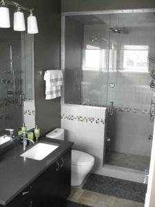Bathroom Image of 2250 Sq.ft 4 BHK Apartment / Flat for sale in ML Nivant Chs Ltd, Vile Parle West Mumbai for Rs. 97500000