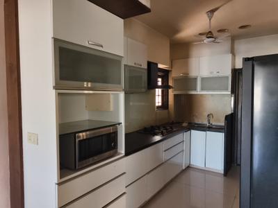 Kitchen Image of 2500 Sq.ft 4 BHK Apartment / Flat for rent in Old Padra Road Vadodara for Rs. 55000