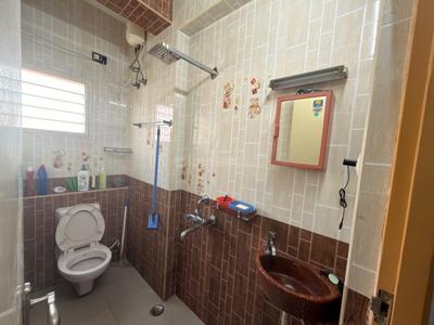 Bathroom Image of 1267 Sq.ft 3 BHK Apartment / Flat for sale in Arumbakkam Chennai for Rs. 13800000