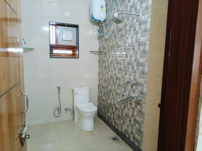Bathroom Image of 1500 Sq.ft 3 BHK Builder Floor for rent in Sector 46 Faridabad for Rs. 30000