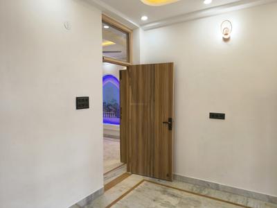 Bedroom Image of 1300 Sq.ft 3 BHK Builder Floor for sale in Indirapuram Ghaziabad for Rs. 10300000