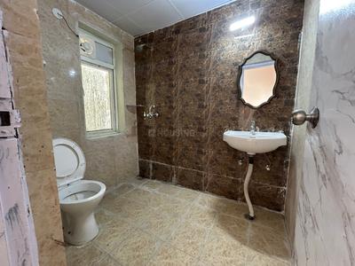 Image of 1215 Sq.ft 2.5 BHK Apartment / Flat for rent in Amrapali Dream Valley 2, Noida Extension, Greater Noida for Rs. 22500