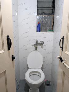 Bathroom Image of 550 Sq.ft 1 BHK Apartment / Flat for rent in Koregaon Park Pune for Rs. 27000